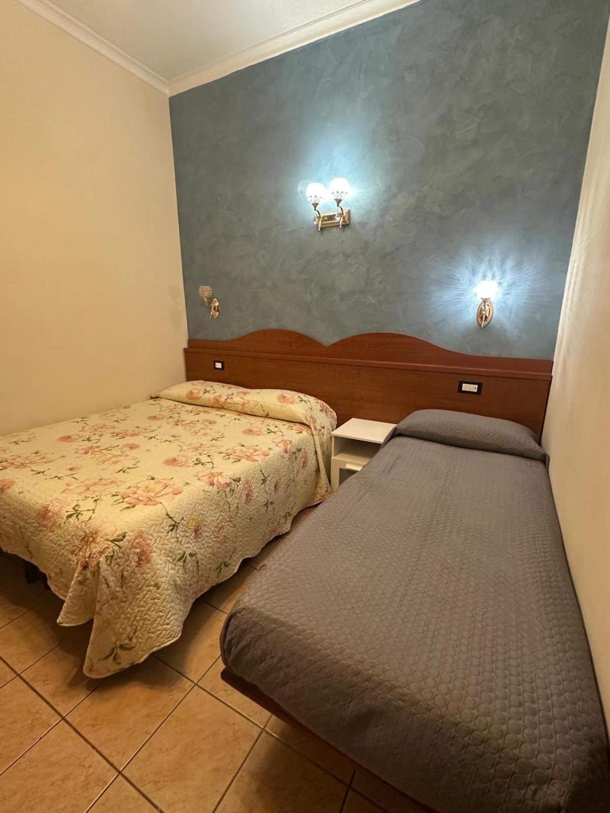 Near Termini Station Hotel Roma Exterior foto